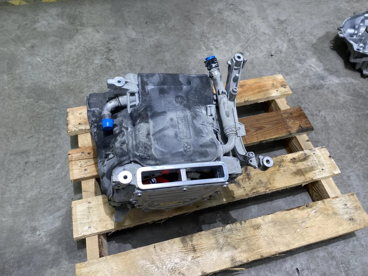 BMW I3 I01 2013-22 Elektromos motor, hátsó nézet 3