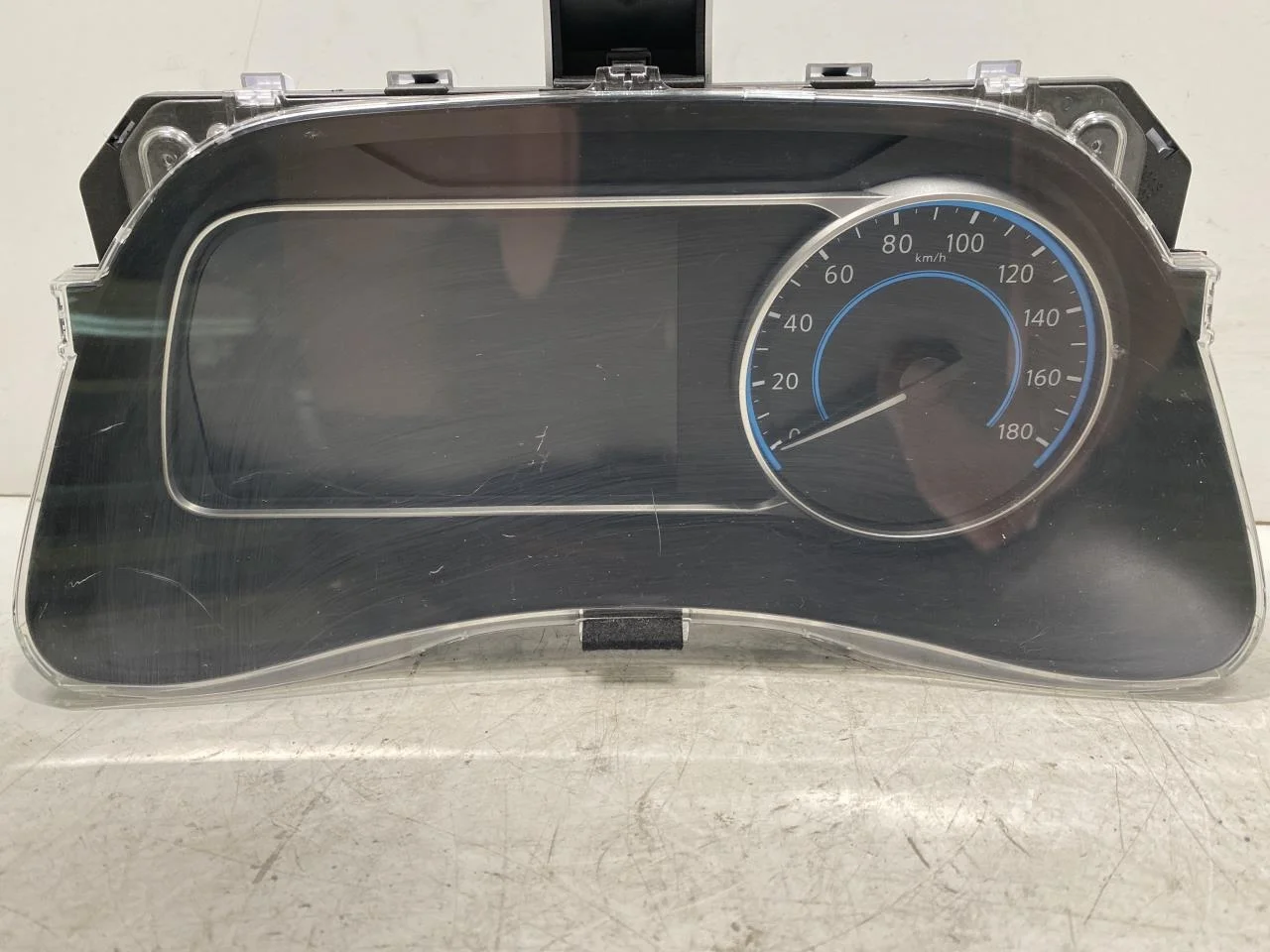 Nissan LEAF 2017-24 Műszeregység, kombinált / komplett nézet 2
