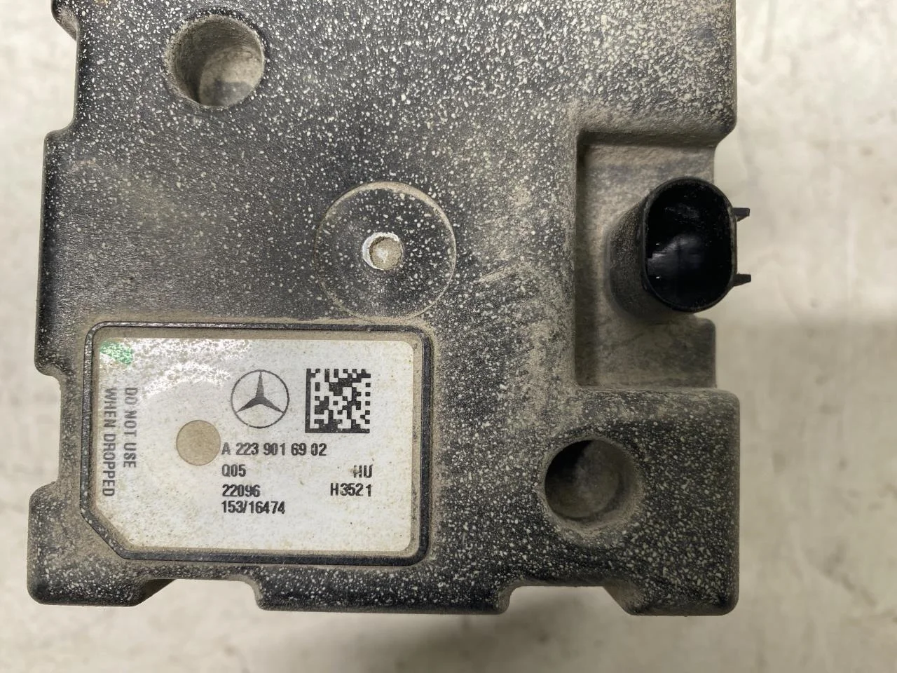 Mercedes V W447//W640/W448 2014- Difuzor sunet motor vedere 3