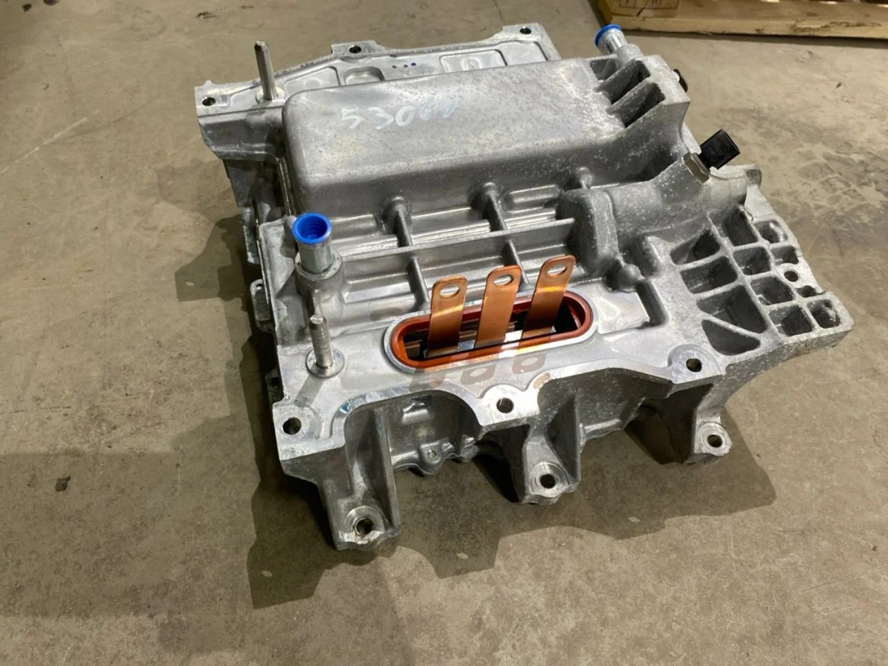 Nissan LEAF 2017-24 Inverter, 12-220V vedere 4