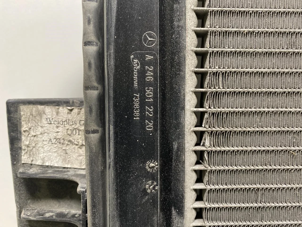 Mercedes B 180-200 W246/W242 2012-19 A/C condenser / cooler view 2