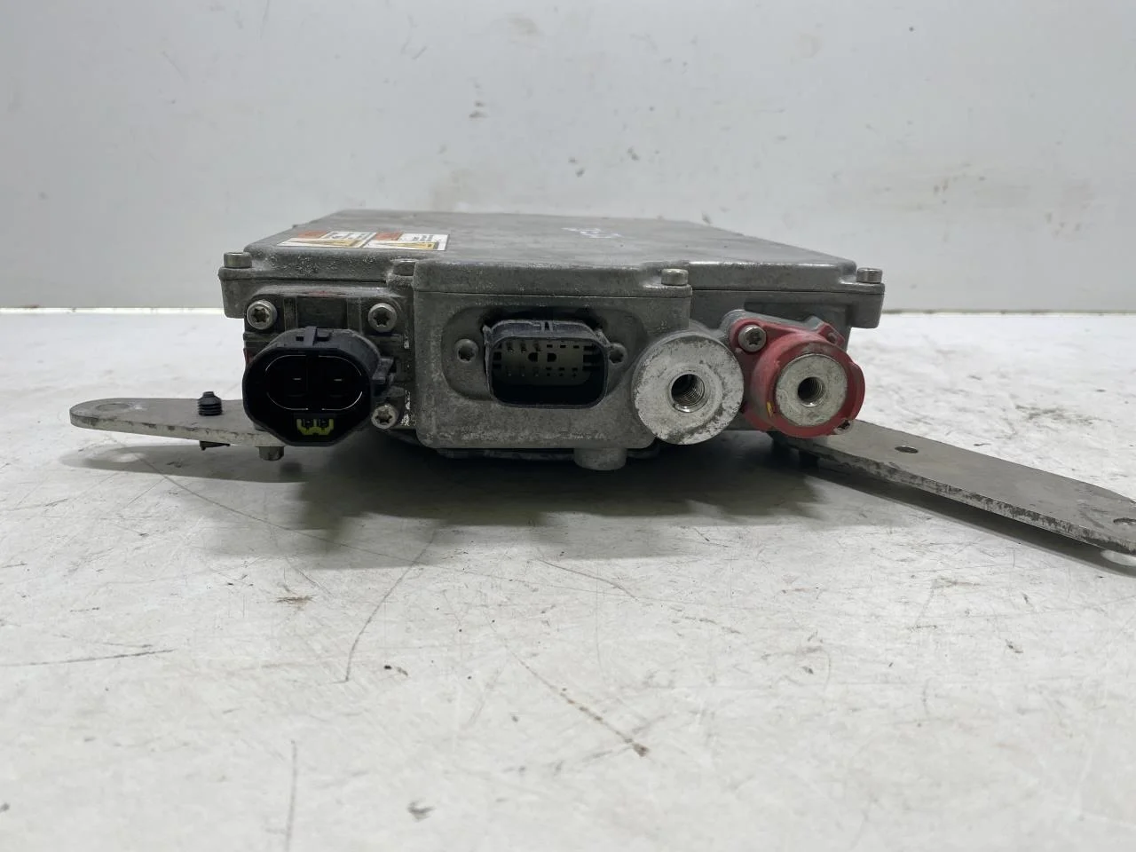 Mercedes B 180-200 W246/W242 2012-19 Feszültségátalakító, akkumulátor nézet 4