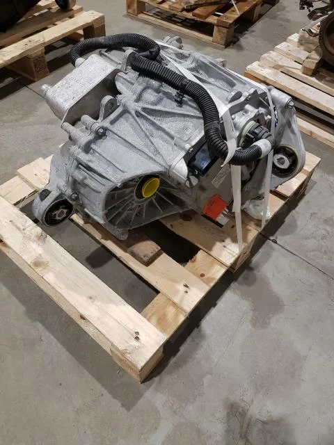 Tesla MODEL 3 2017--> Elektromos motor, első