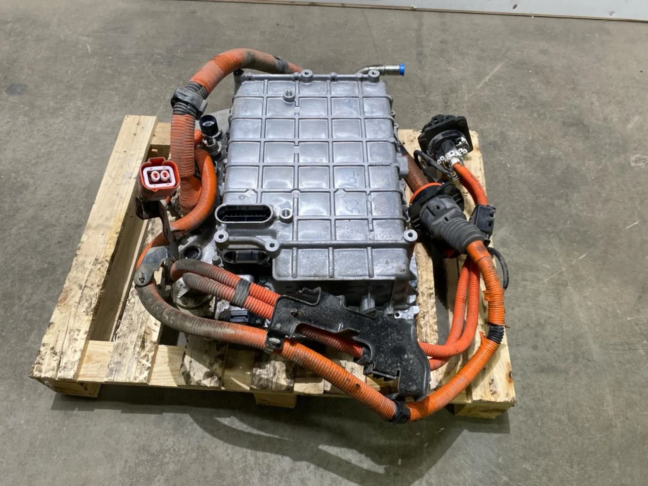 Nissan LEAF 2017-24 Akkumulátortöltő