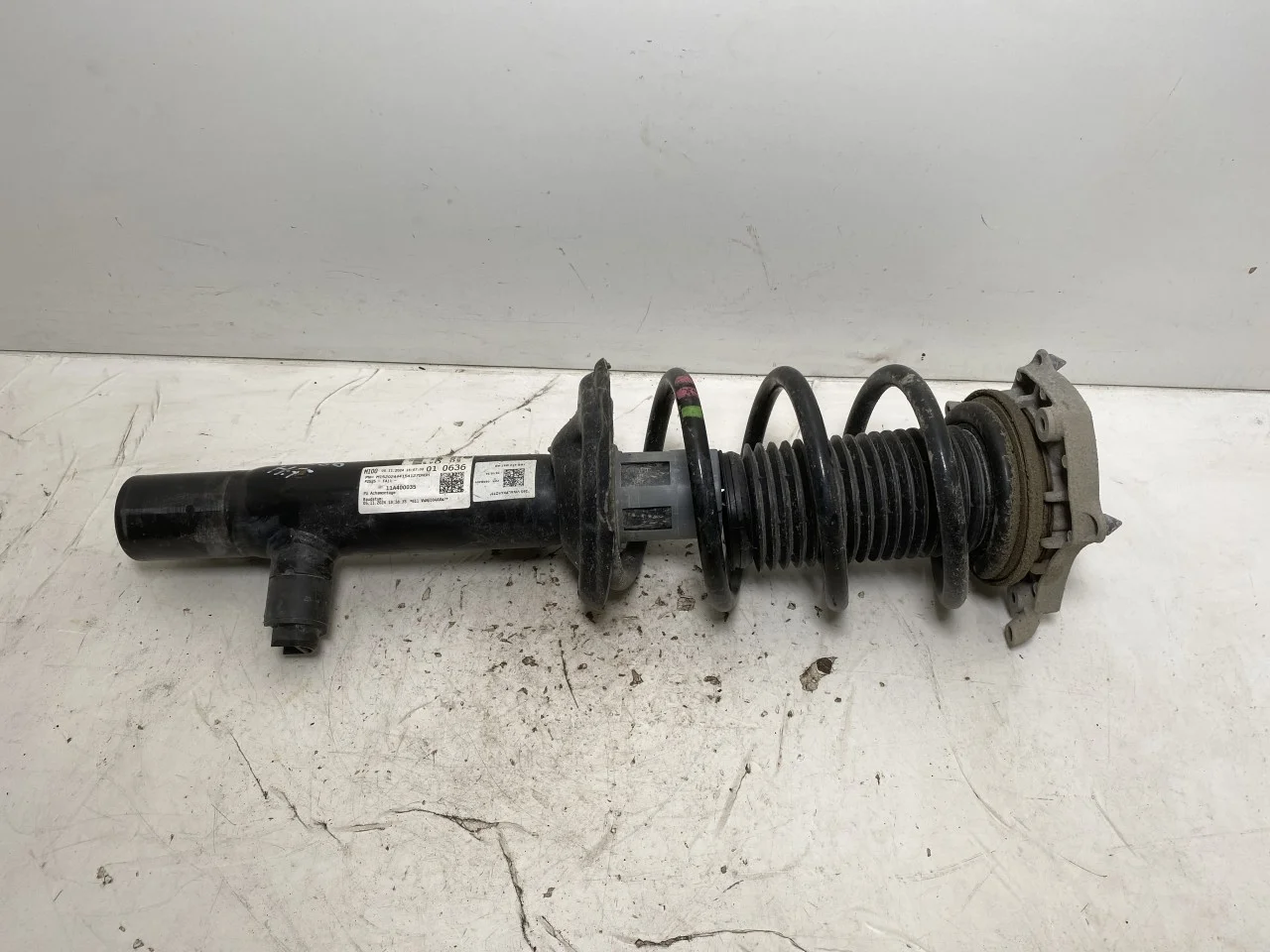 Volkswagen ID.7 TOURER 2024-> Strut assembly, front right