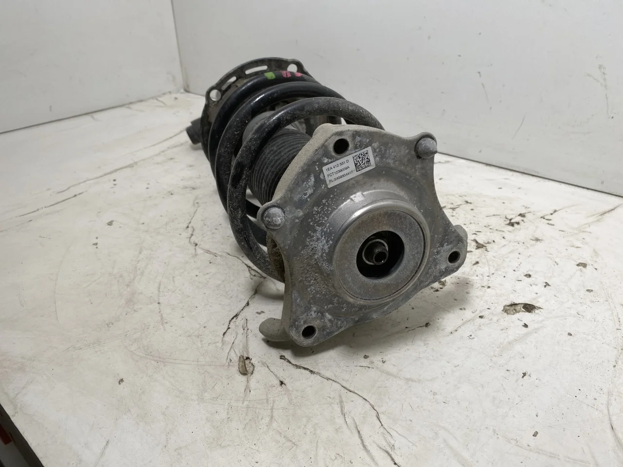 Volkswagen ID.7 TOURER 2024-> Strut assembly, front right view 3
