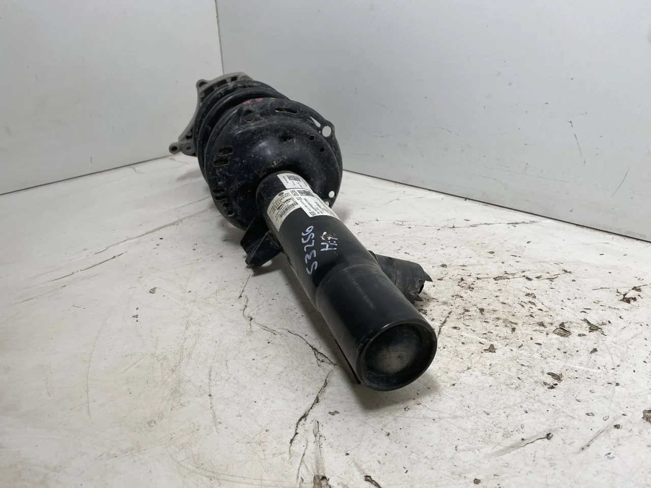 Volkswagen ID.7 TOURER 2024-> Strut assembly, front right view 4