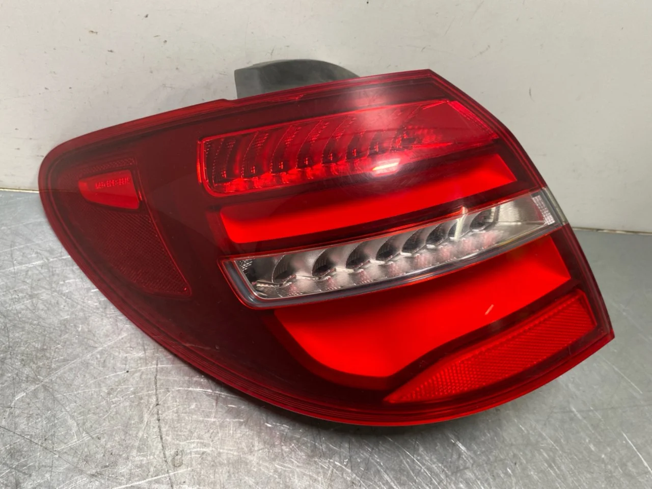 Mercedes B 180-200 W246/W242 2012-19 Hátsó lámpa, bal