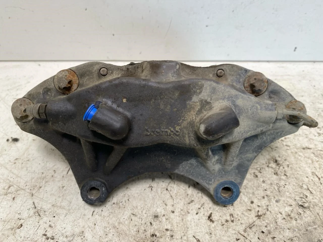 Tesla MODEL S 2013- Front right brake caliper view 2