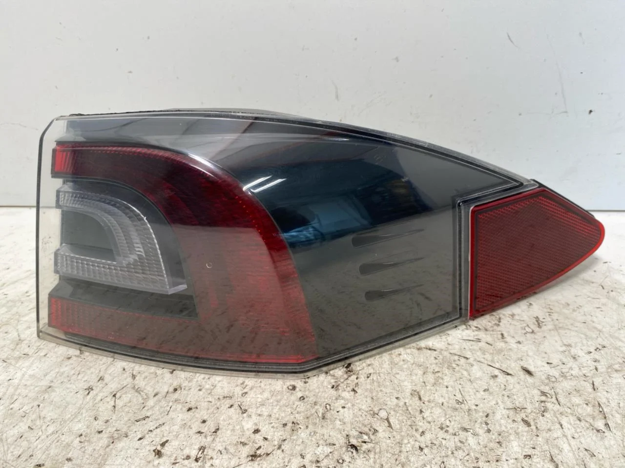 Tesla MODEL S 2013- Hátsó lámpa, jobb