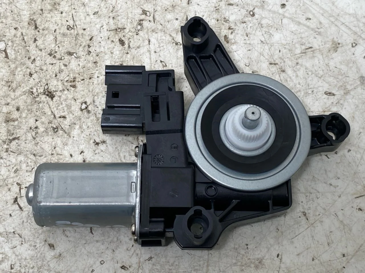 Ablakemelő motor