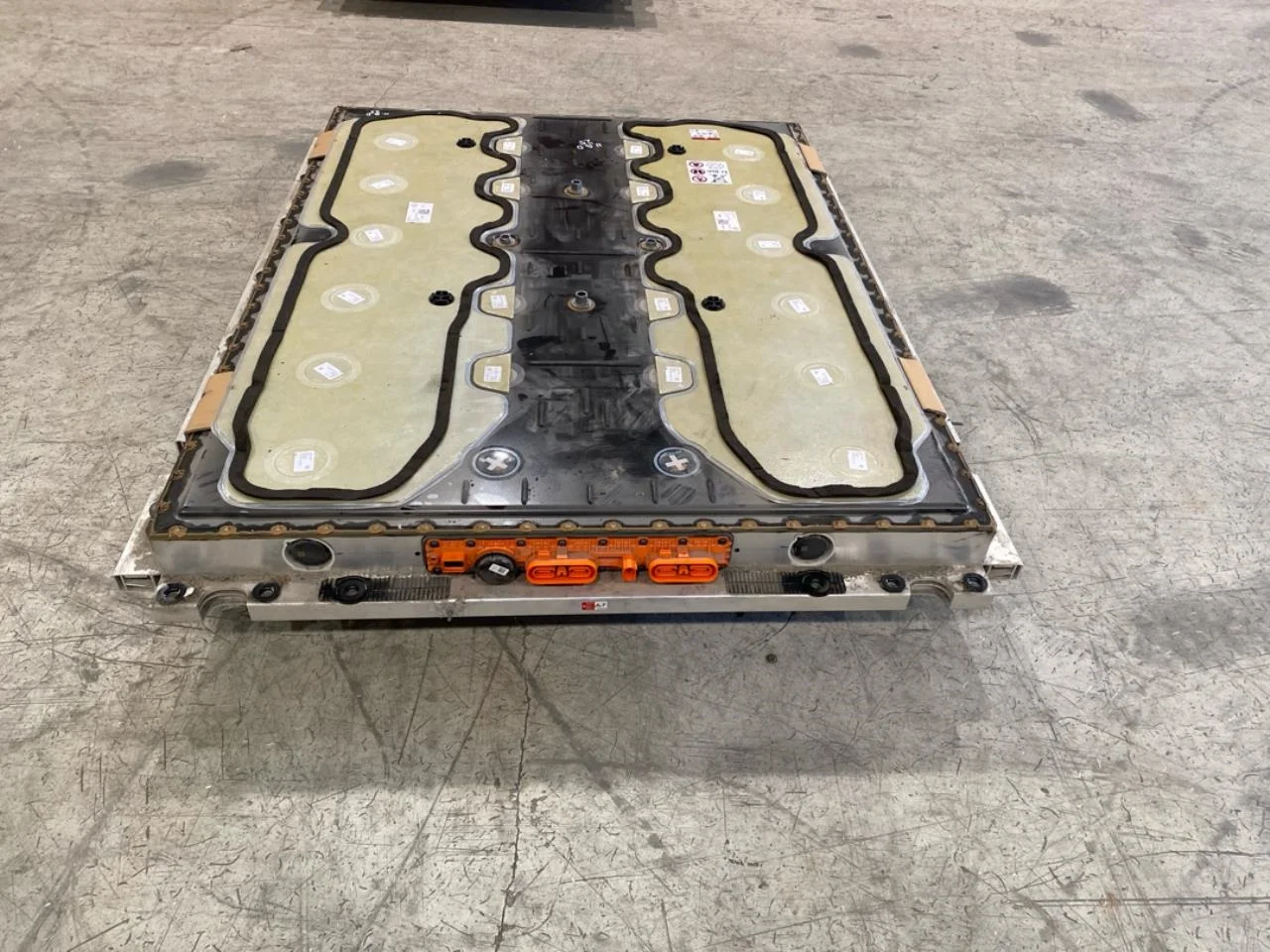 Volkswagen ID BUZZ/CARGO 2022- High-voltage battery view 2