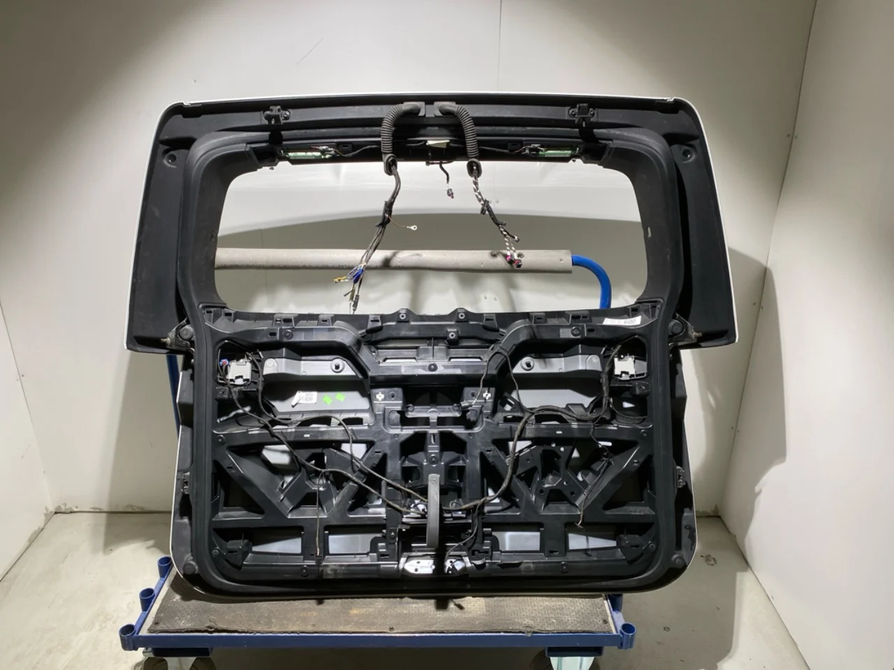 Volkswagen ID BUZZ/CARGO 2022- Csomagtérajtó, kombi nézet 4