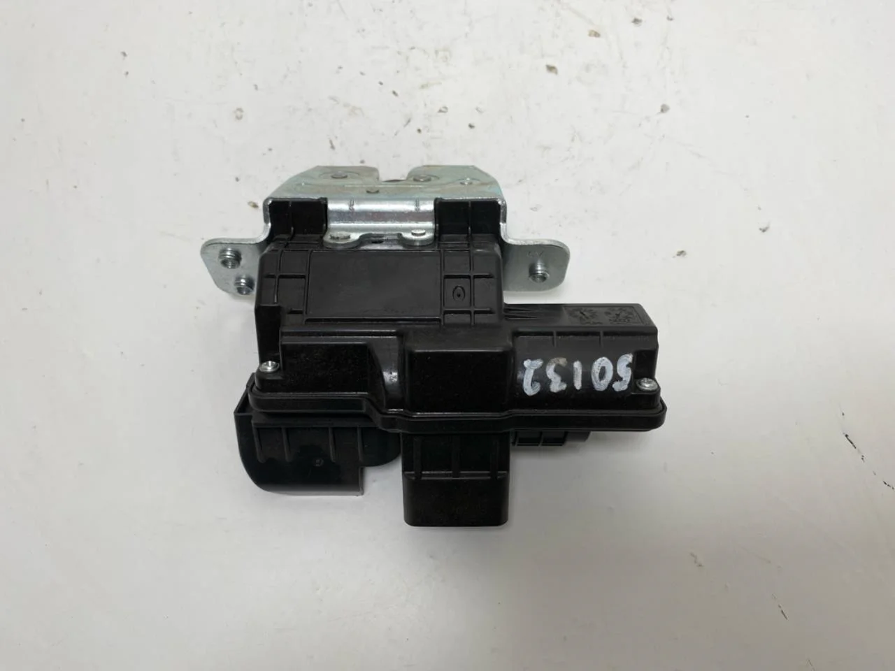 Kia EV6 2022- Csomagtérajtó zár vedere 2