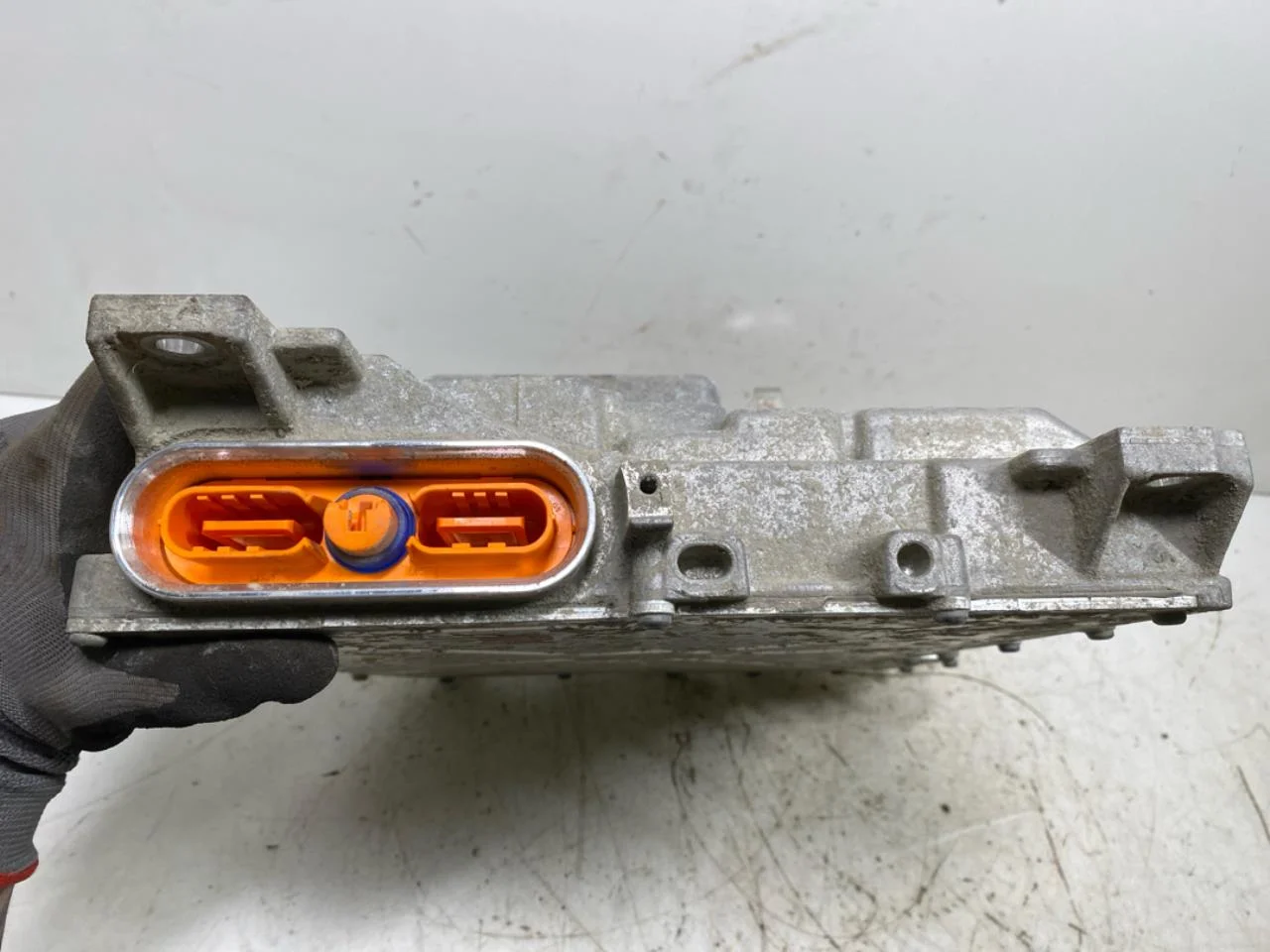 Audi Q4 E-TRON FZ 2021- Inverter, 12-220V view 2