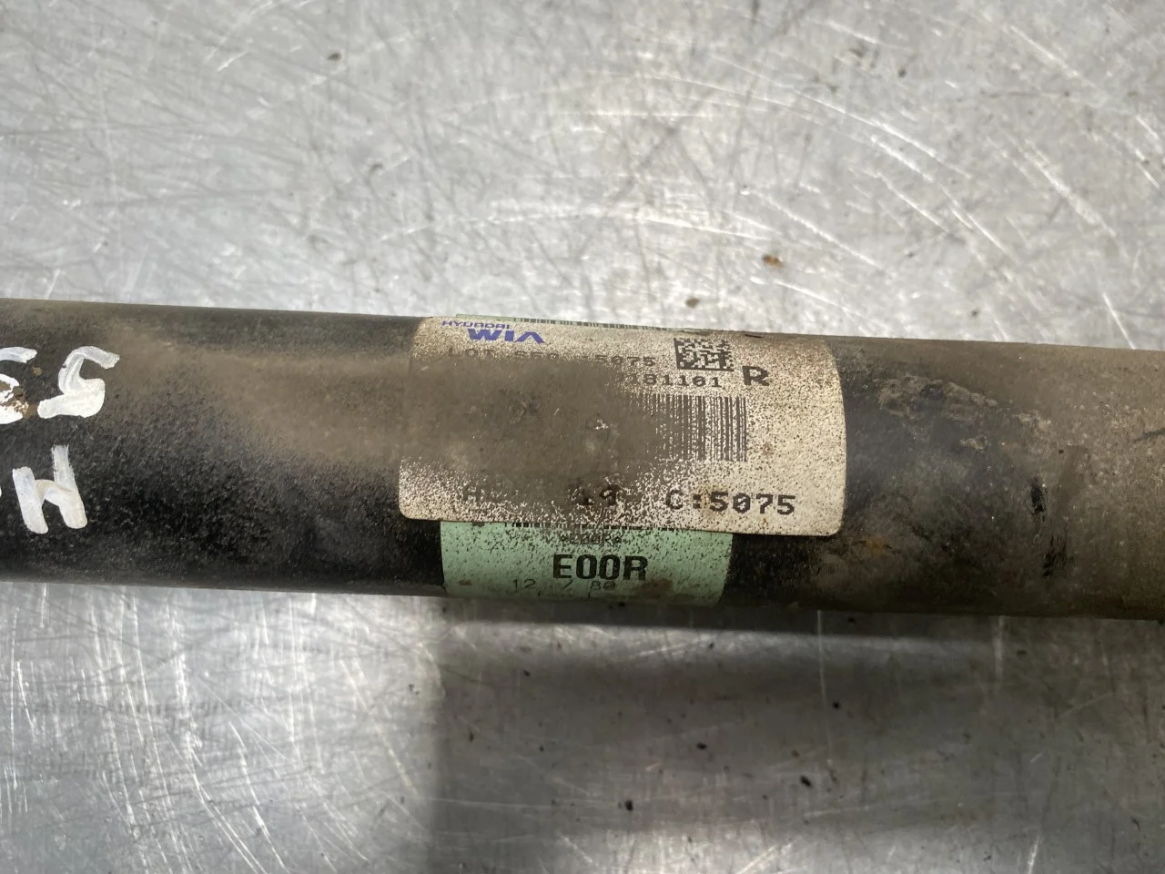 Kia SOUL 2009- Front right driveshaft view 3