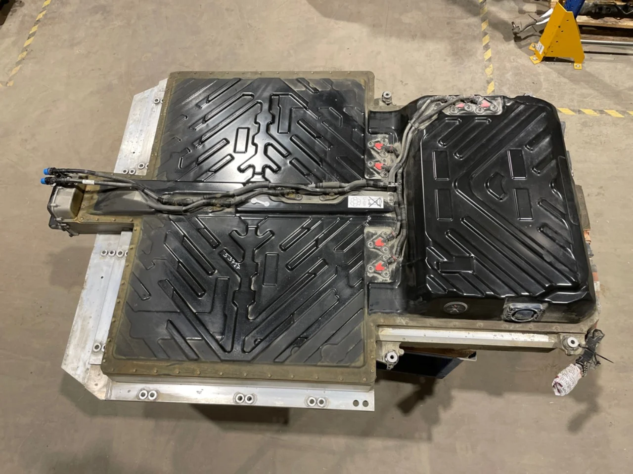 Mercedes EQA H243 2021- High-voltage battery view 2