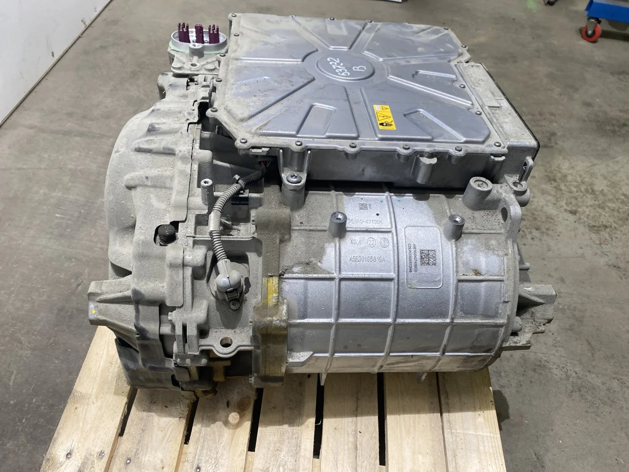 Mercedes EQS SUV X296 2022- Elektromos motor, hátsó vedere 3