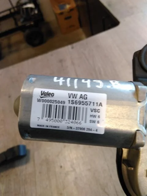 Volkswagen UP!, E-UP! Ablaktörlő motor, csomagtérajtó nézet 2