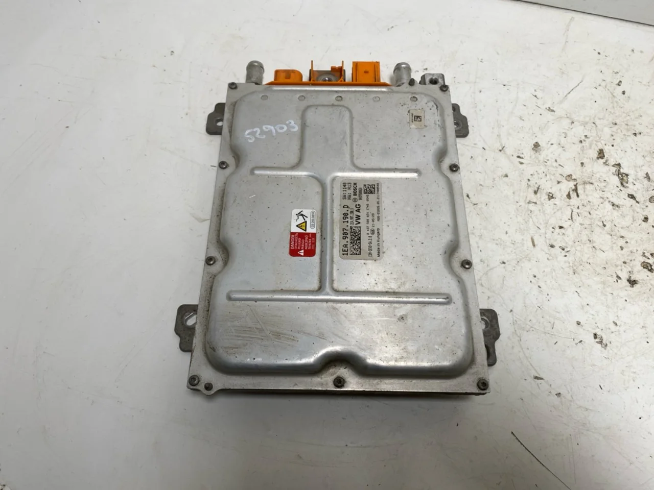 Volkswagen ID.4 2021- Voltage converter, battery view 2