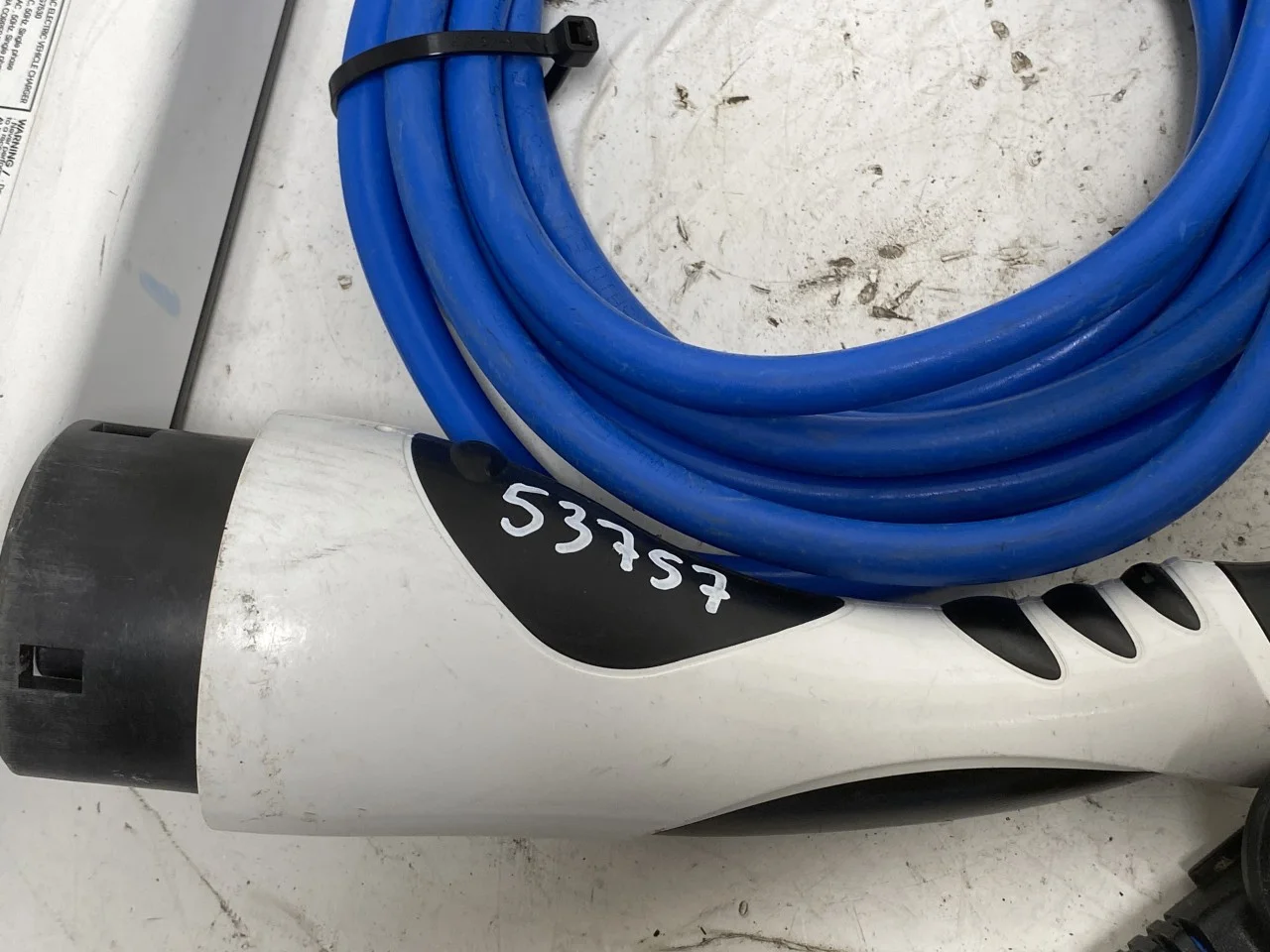 Hyundai IONIQ AE 2017-22 Battery charger view 2