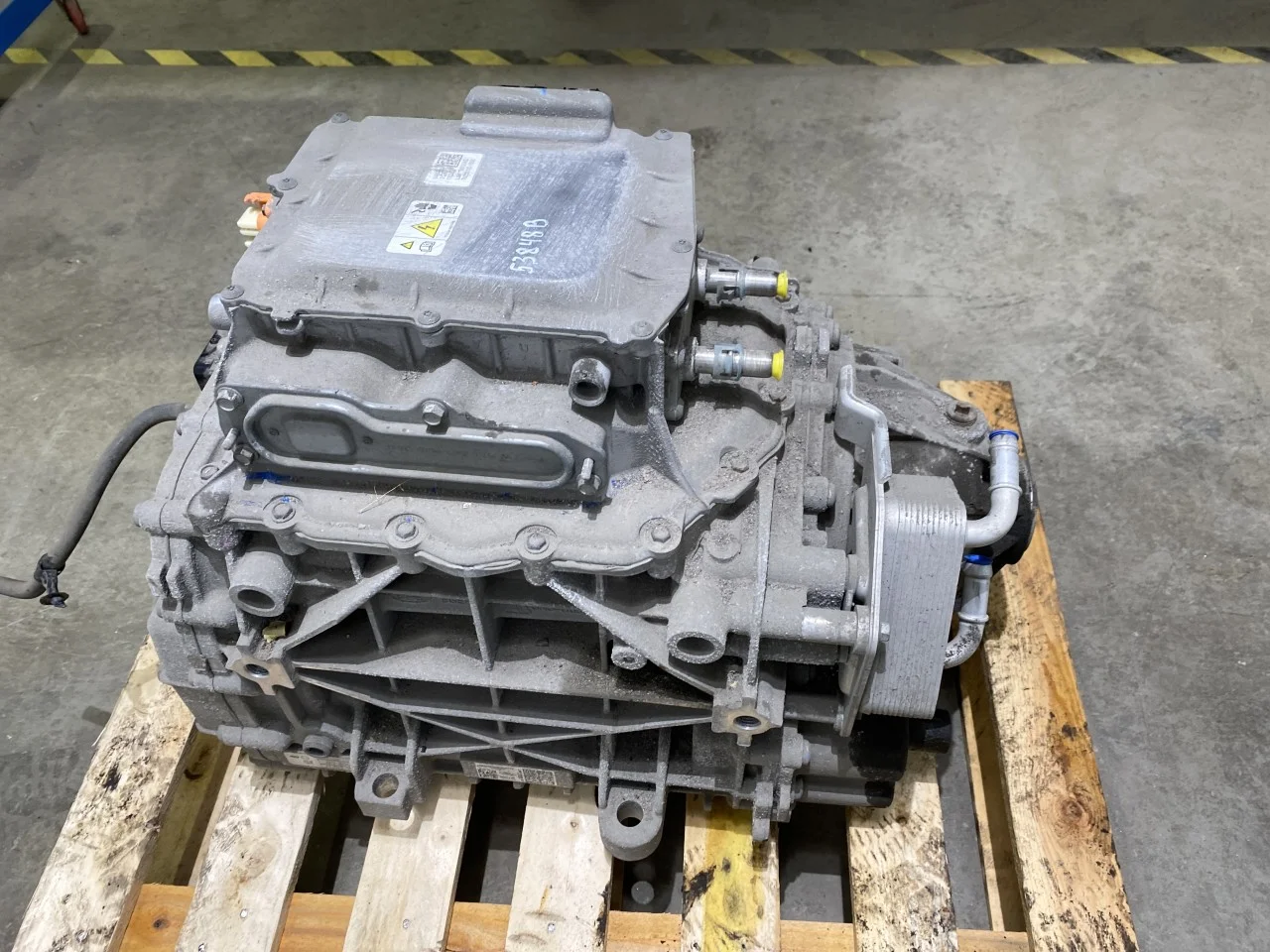 Ford MUSTANG MACH-E 2021- Elektromos motor, hátsó vedere 3