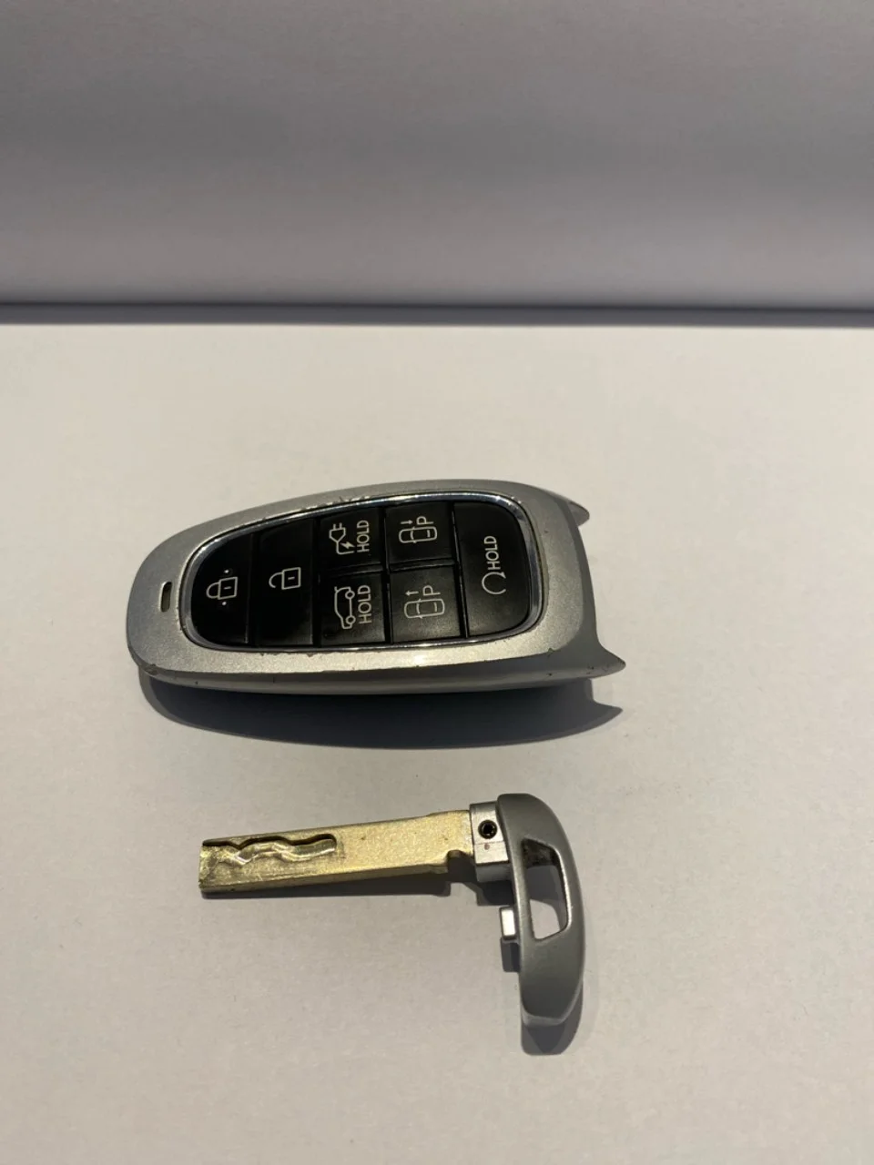 Hyundai IONIQ 5 NE 2022- Remote control, central locking / alarm view 3