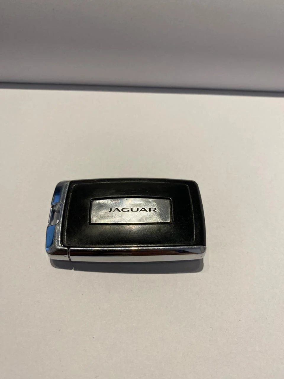 Jaguar I-PACE 2018- Remote control, central locking / alarm