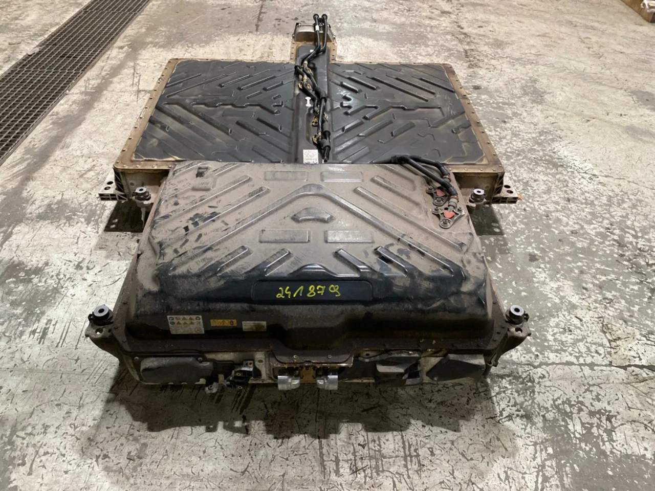 Mercedes EQA H243 2021- Baterie de înaltă tensiune vedere 4