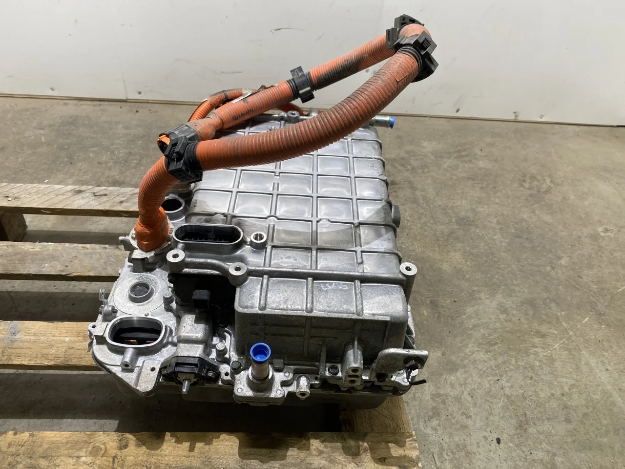 Nissan LEAF 2017-24 Akkumulátortöltő