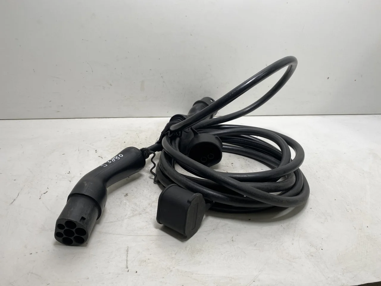 Volvo XC40/RECHARGE 2018- Battery charger view 2