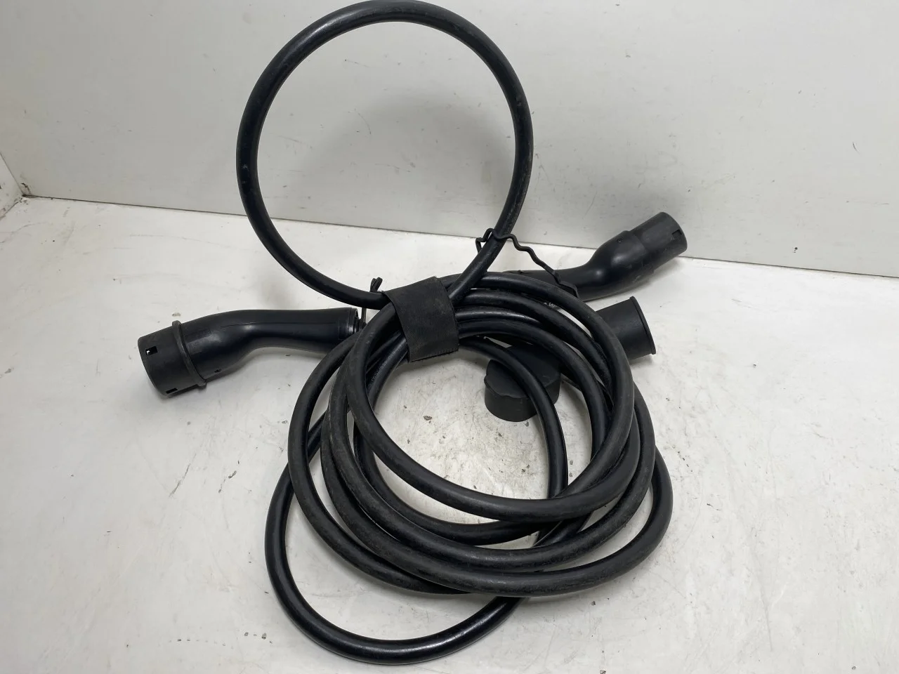 Volvo XC40/RECHARGE 2018- Battery charger view 4