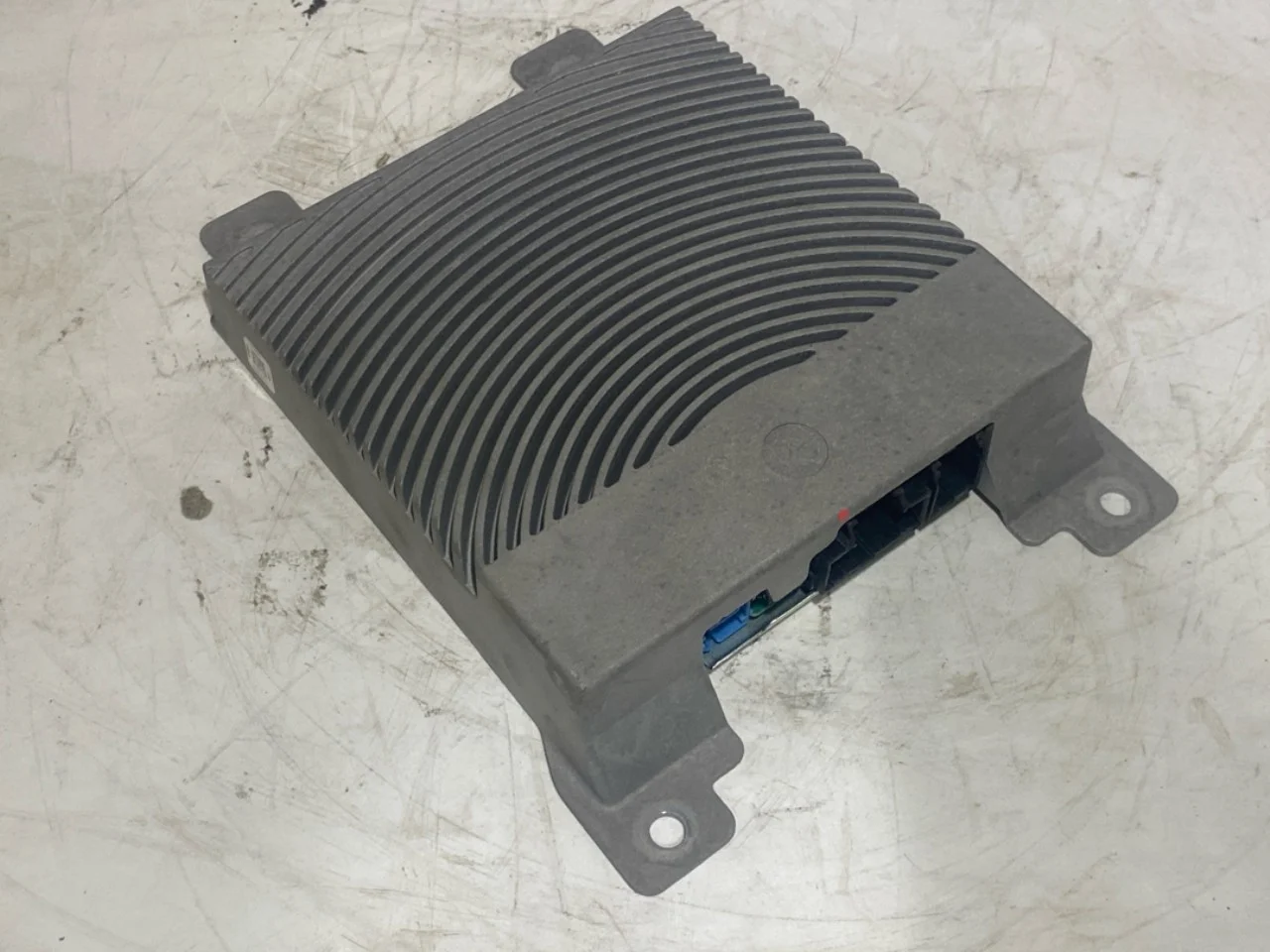 Ford MUSTANG MACH-E 2021- Amplificator radio / hi-fi