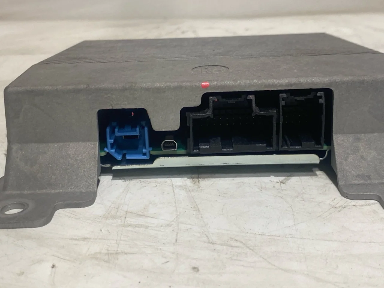 Ford MUSTANG MACH-E 2021- Amplificator radio / hi-fi vedere 3