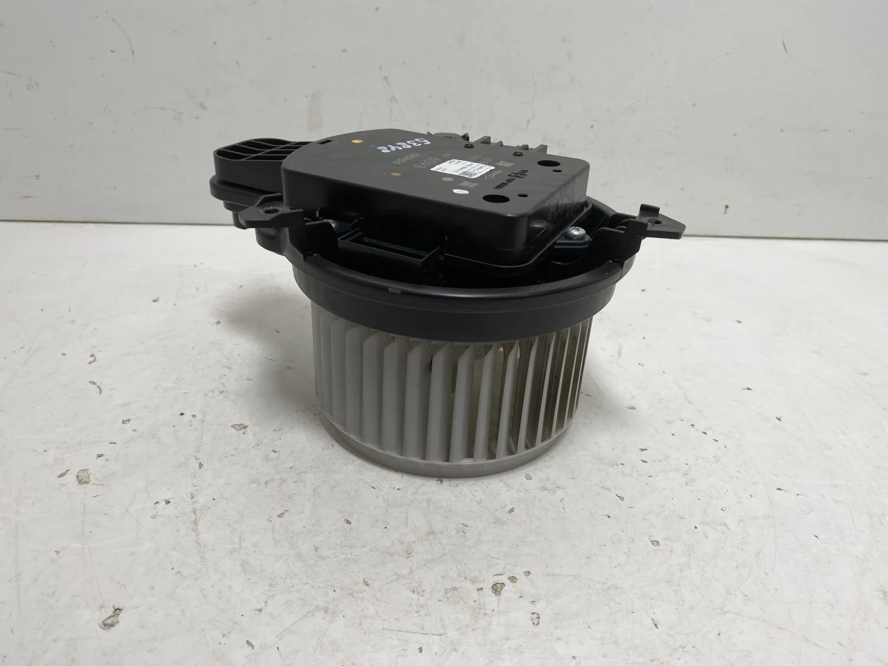 Ford MUSTANG MACH-E 2021- Fűtésventilátor motor view 3