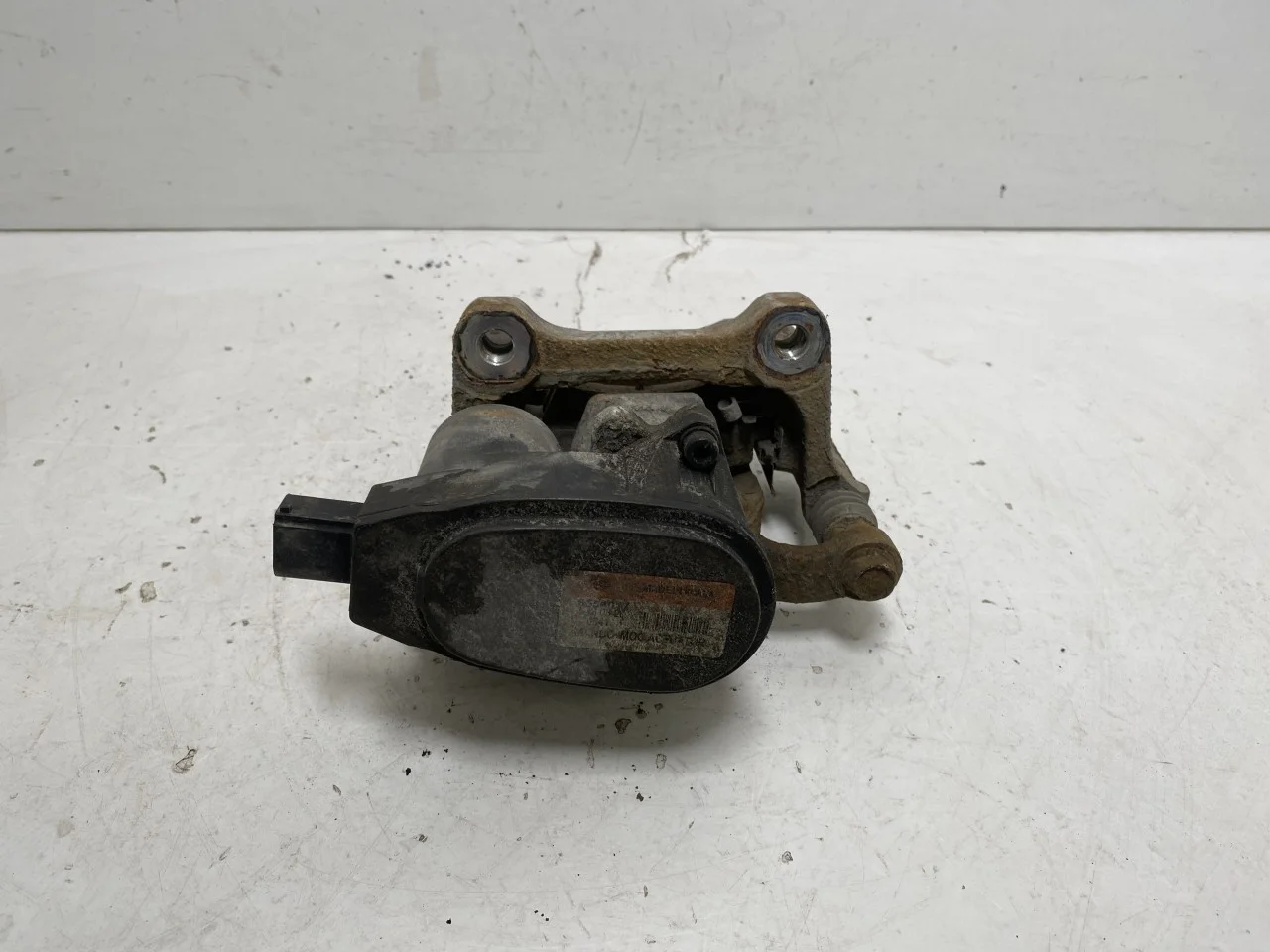 Hyundai IONIQ AE 2017-22 Rear right brake caliper view 2
