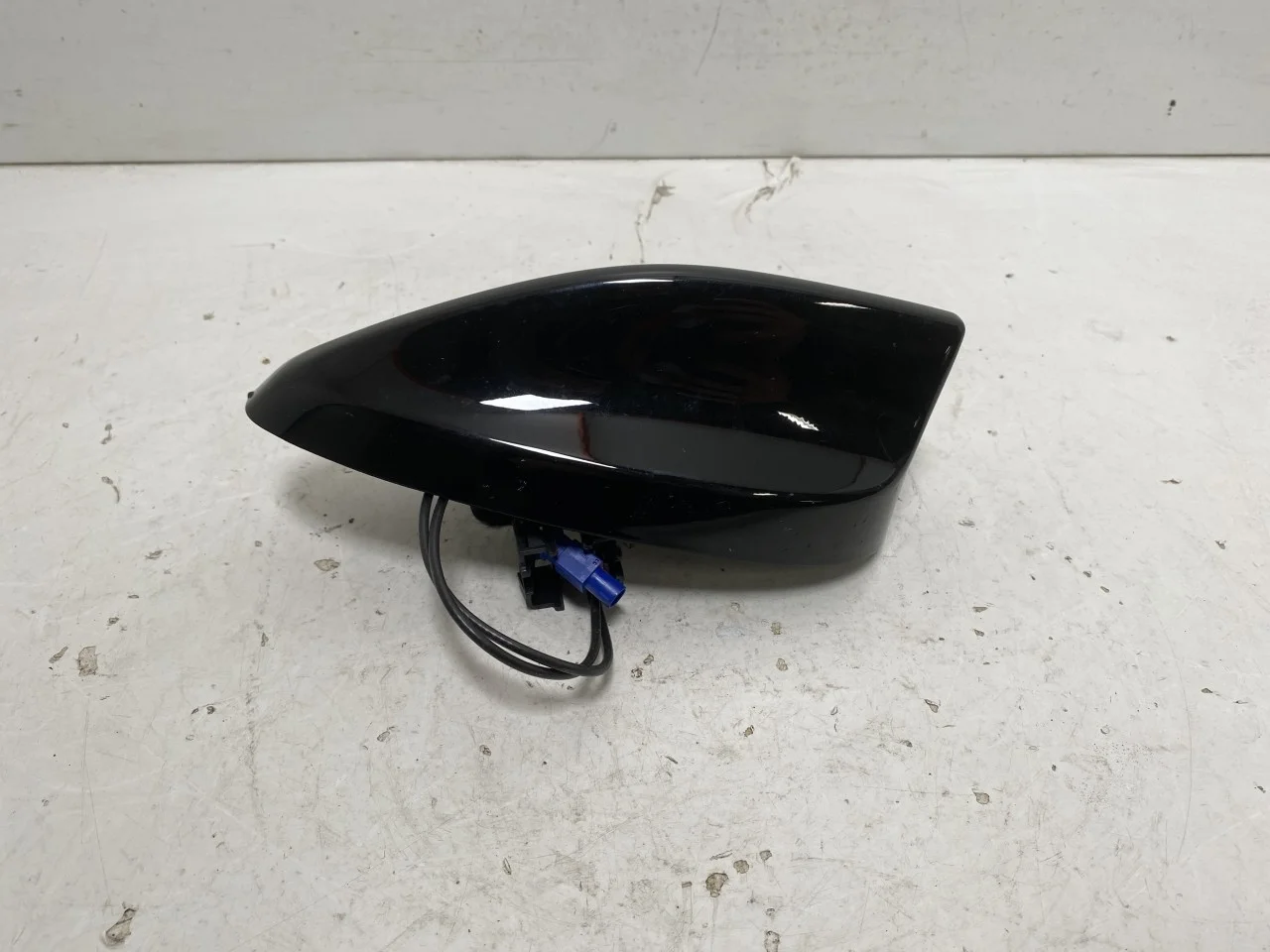 Ford MUSTANG MACH-E 2021- Antenna