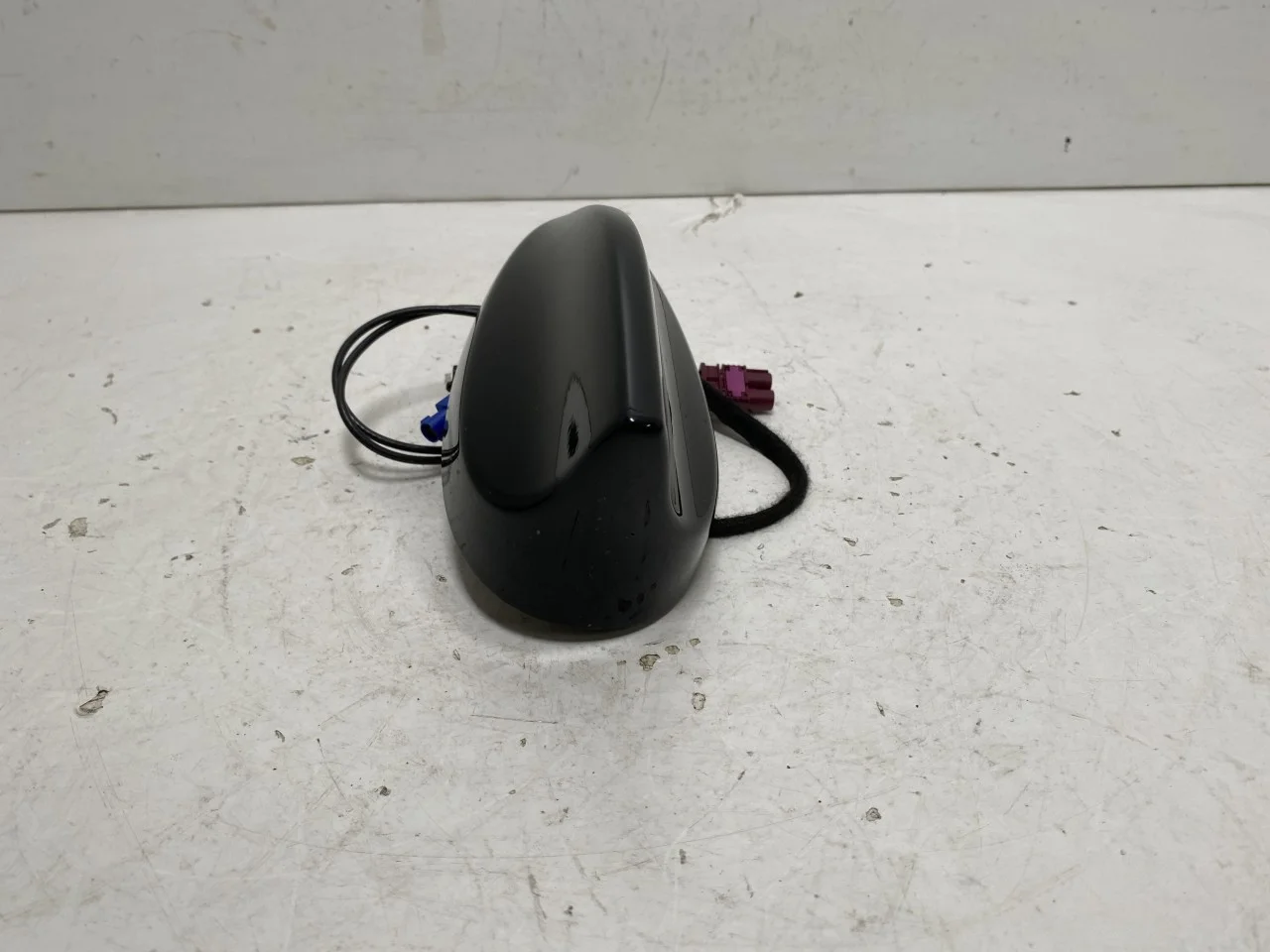 Ford MUSTANG MACH-E 2021- Antenna view 2