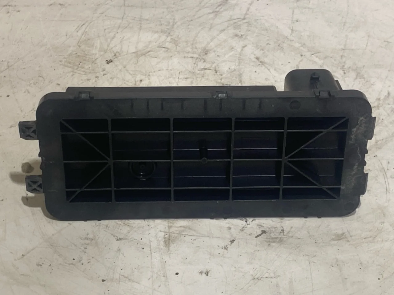 Ford MUSTANG MACH-E 2021- Fuse box / electrical center view 2
