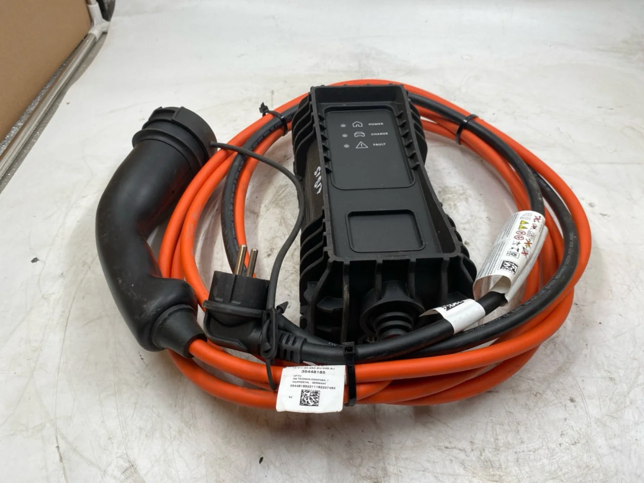 Opel / Vauxhall OPEL MOKKA 21 > Battery charger