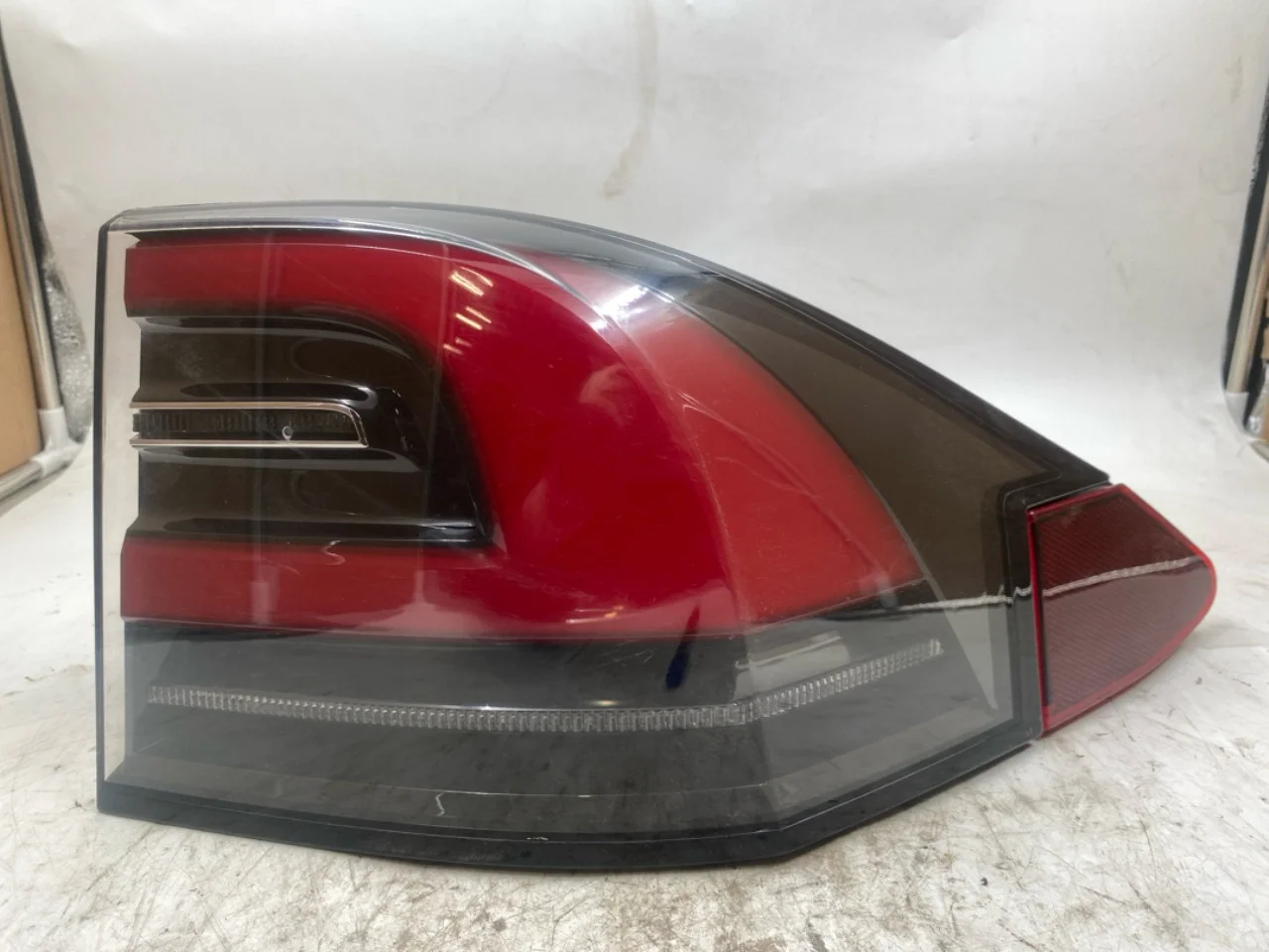 Tesla MODEL X 2016- Hátsó lámpa, jobb