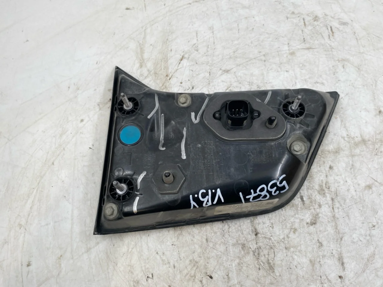 Tesla MODEL X 2016- Rear light, left, on tailgate (inner) view 2