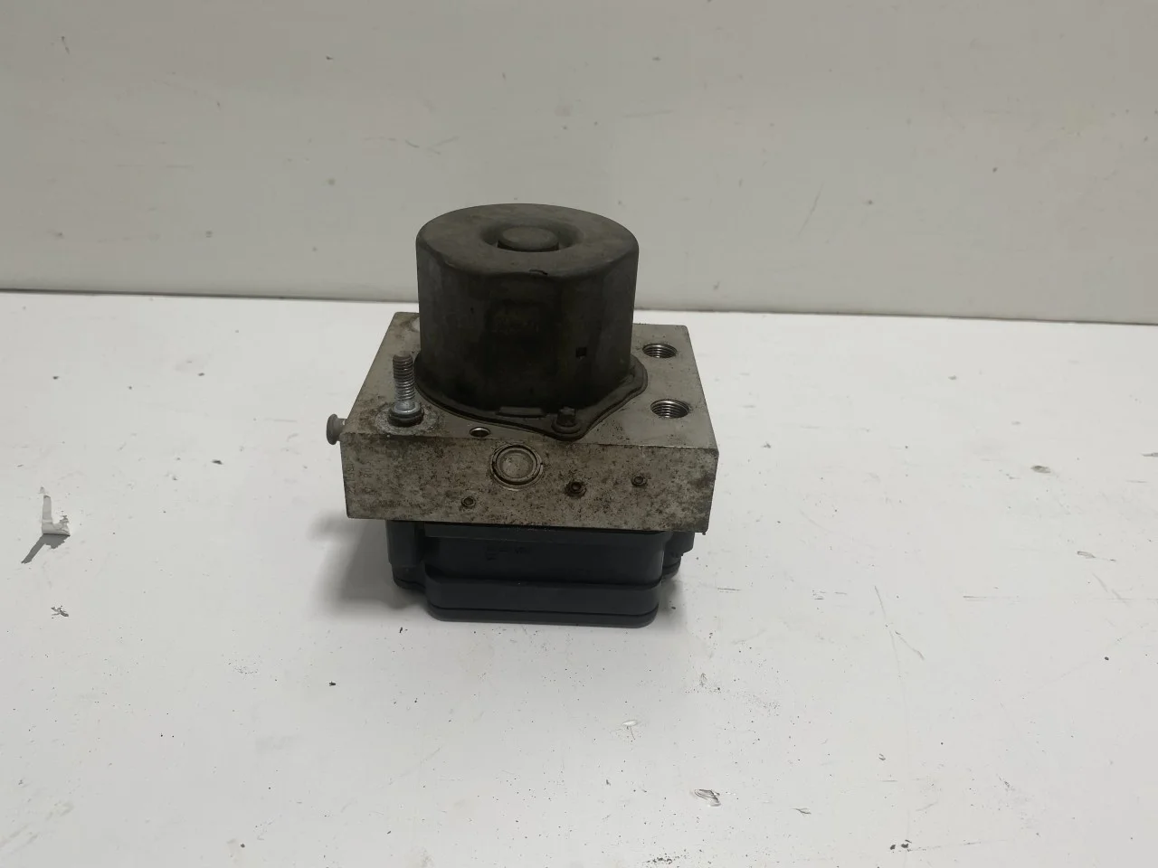 Tesla MODEL X 2016- ABS hydraulic unit