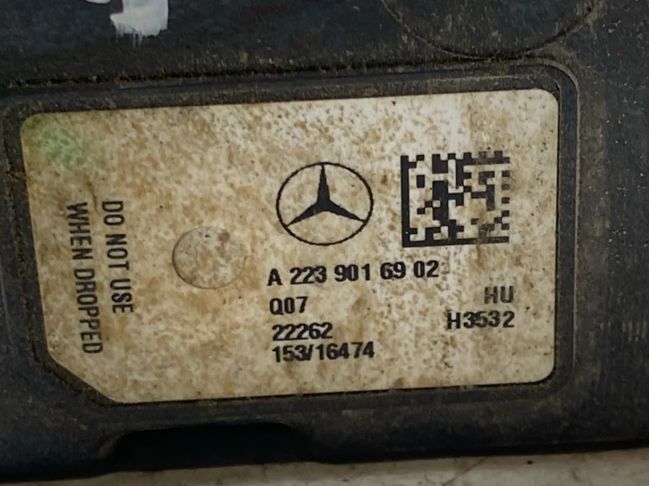 Mercedes EQS SUV X296 2022- Difuzor sunet motor vedere 3