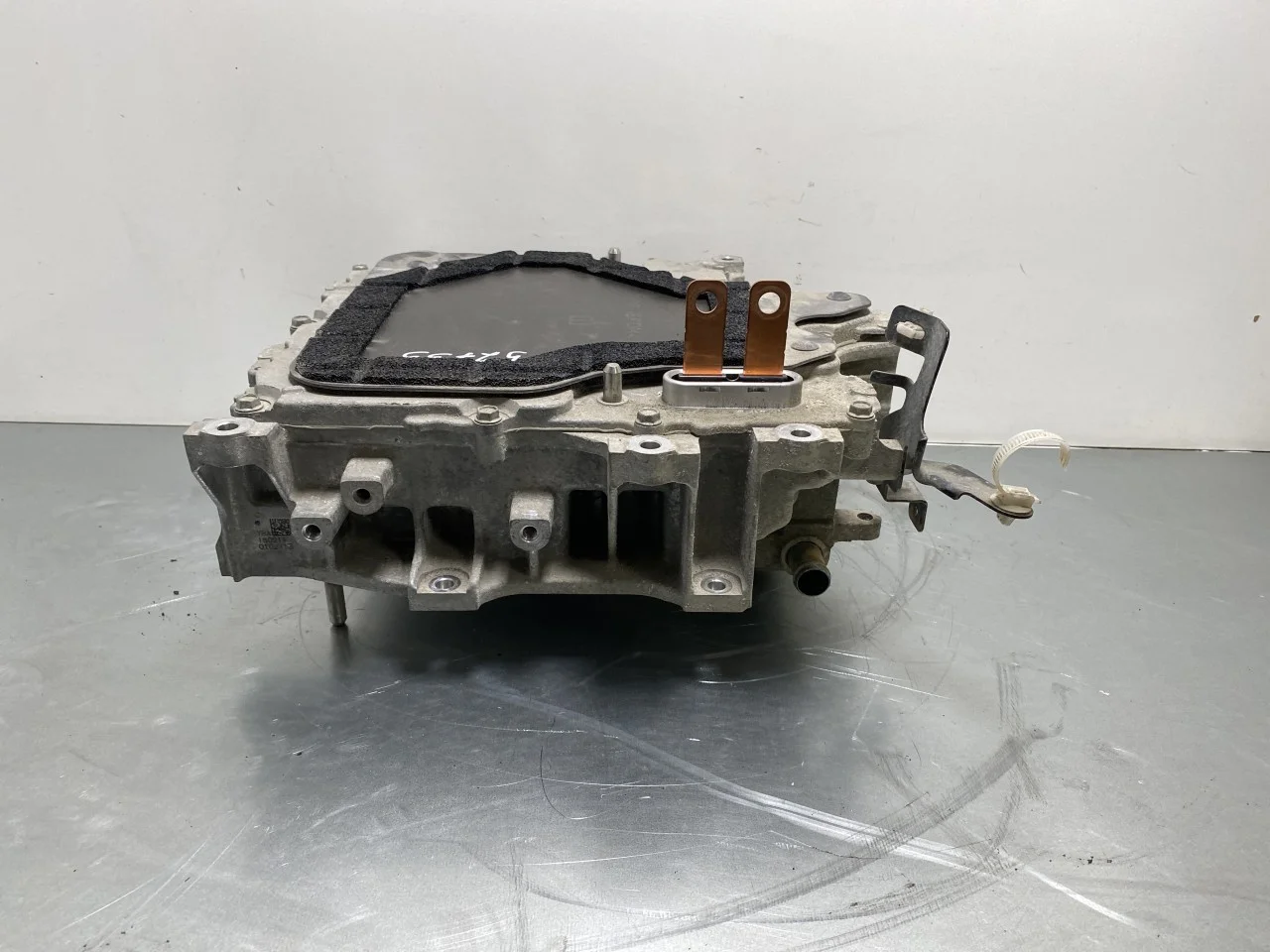 Nissan LEAF 2017-24 Inverter, 12-220V vedere 4