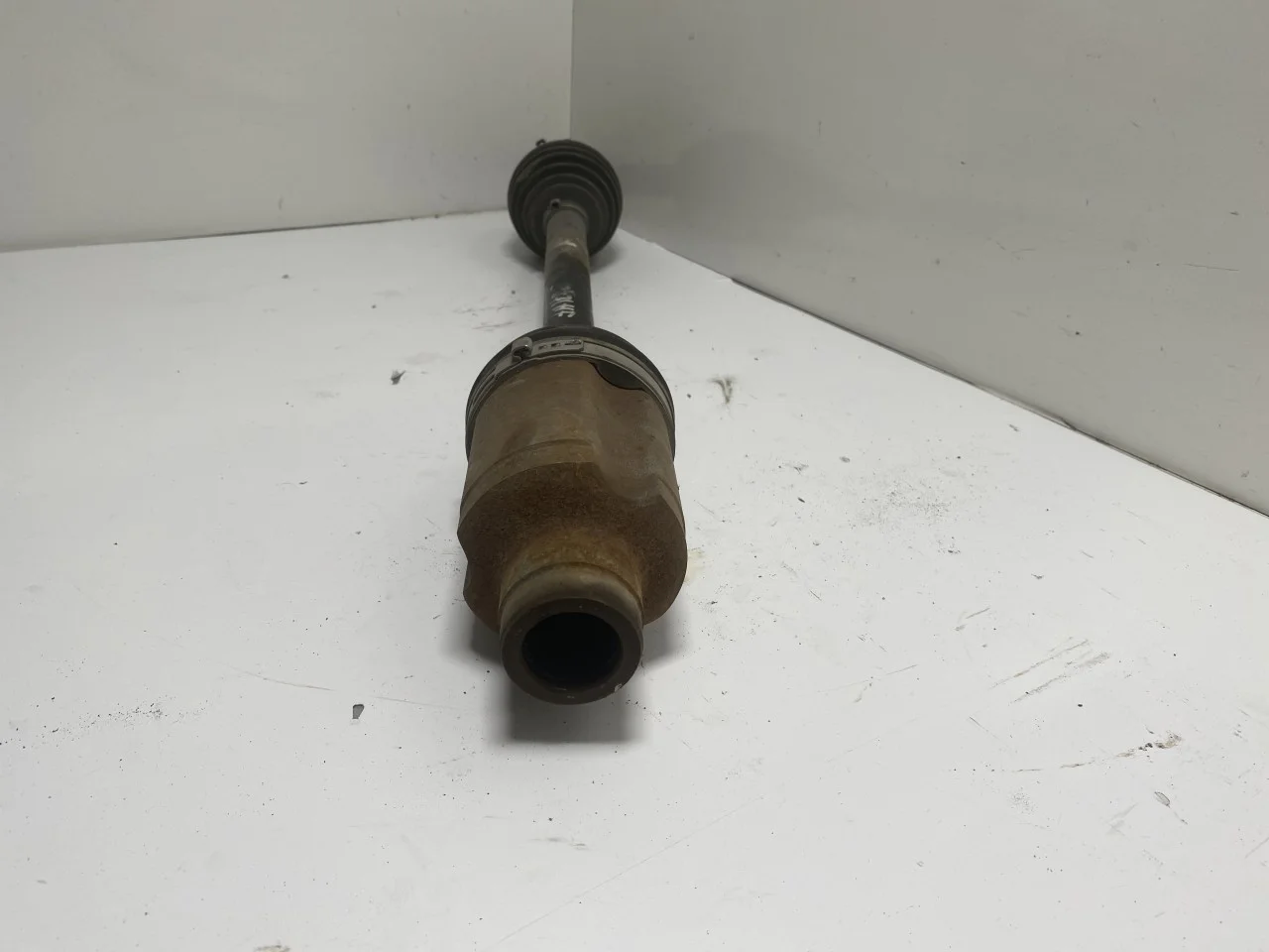 Tesla MODEL X 2016- Front right driveshaft view 2