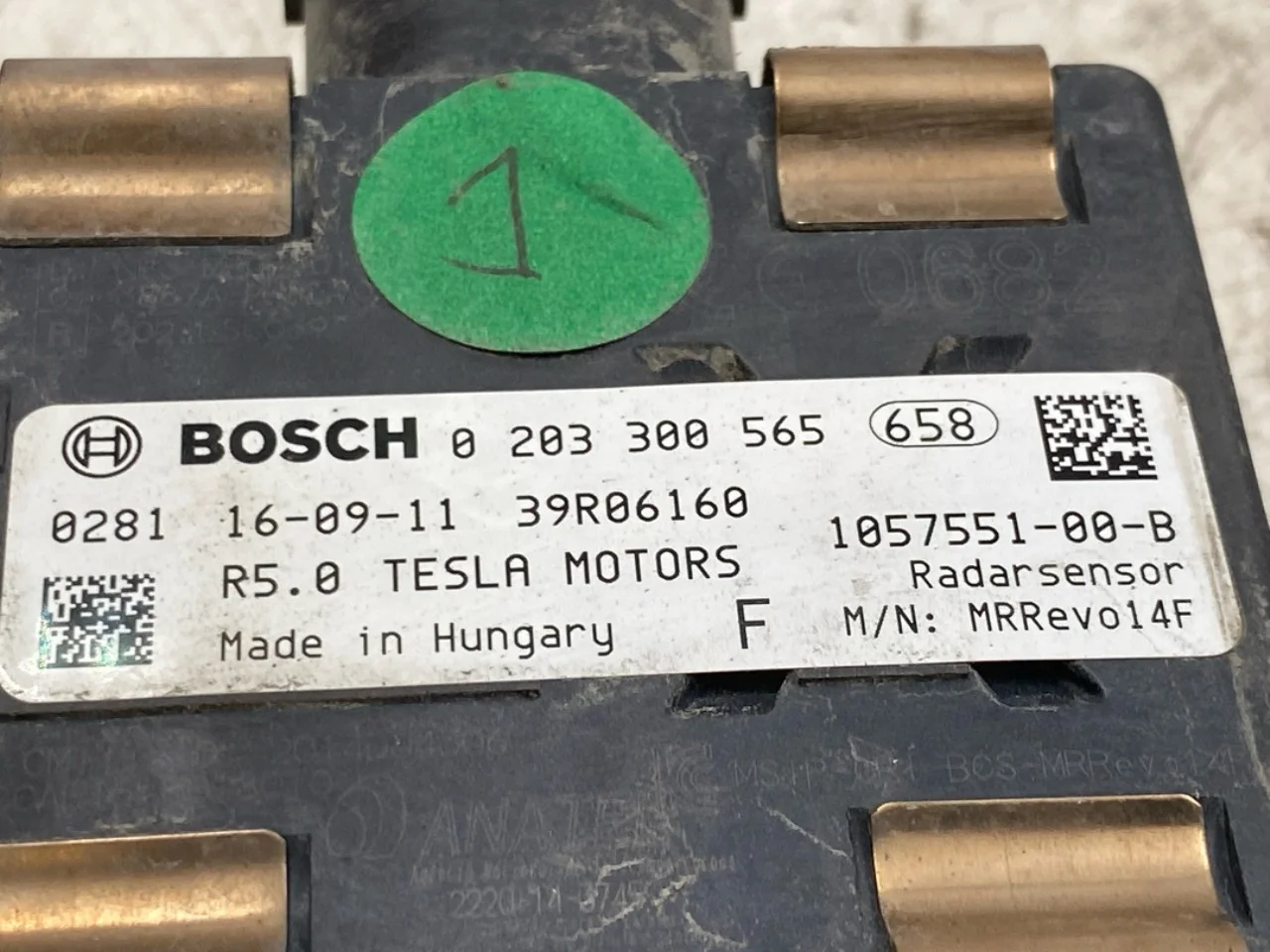 Tesla MODEL X 2016- Senzor tempomat adaptiv vedere 3