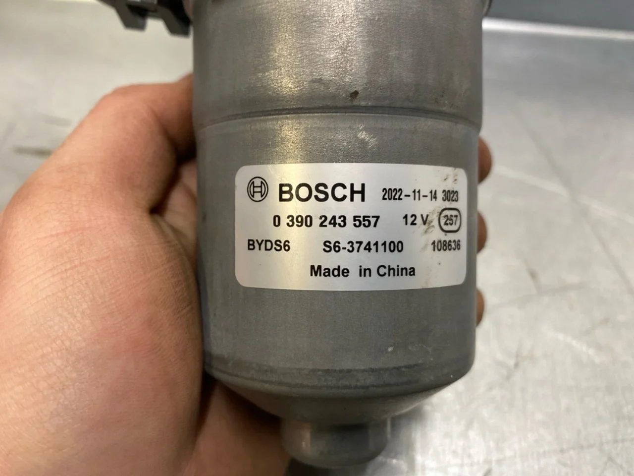 Byd TANG 2021->> Windshield wiper motor view 4