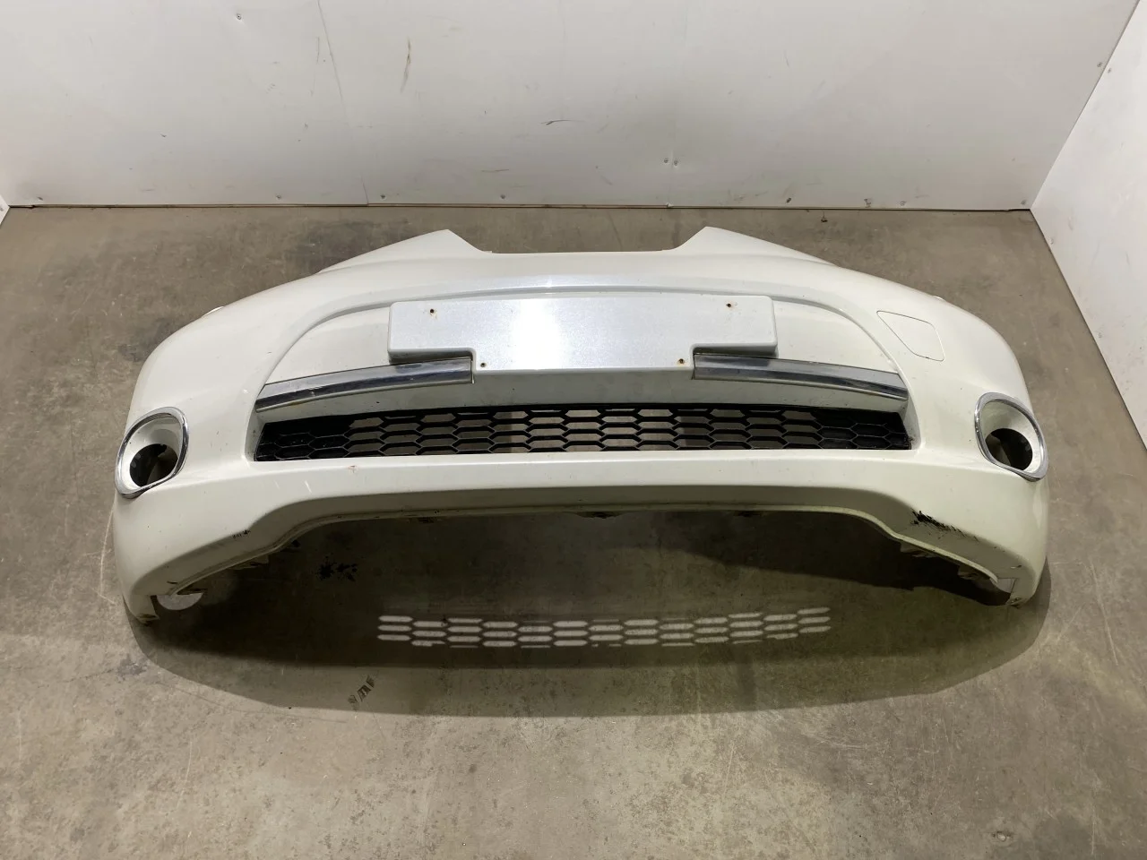 Nissan LEAF 2011-17 Lökhárító, első