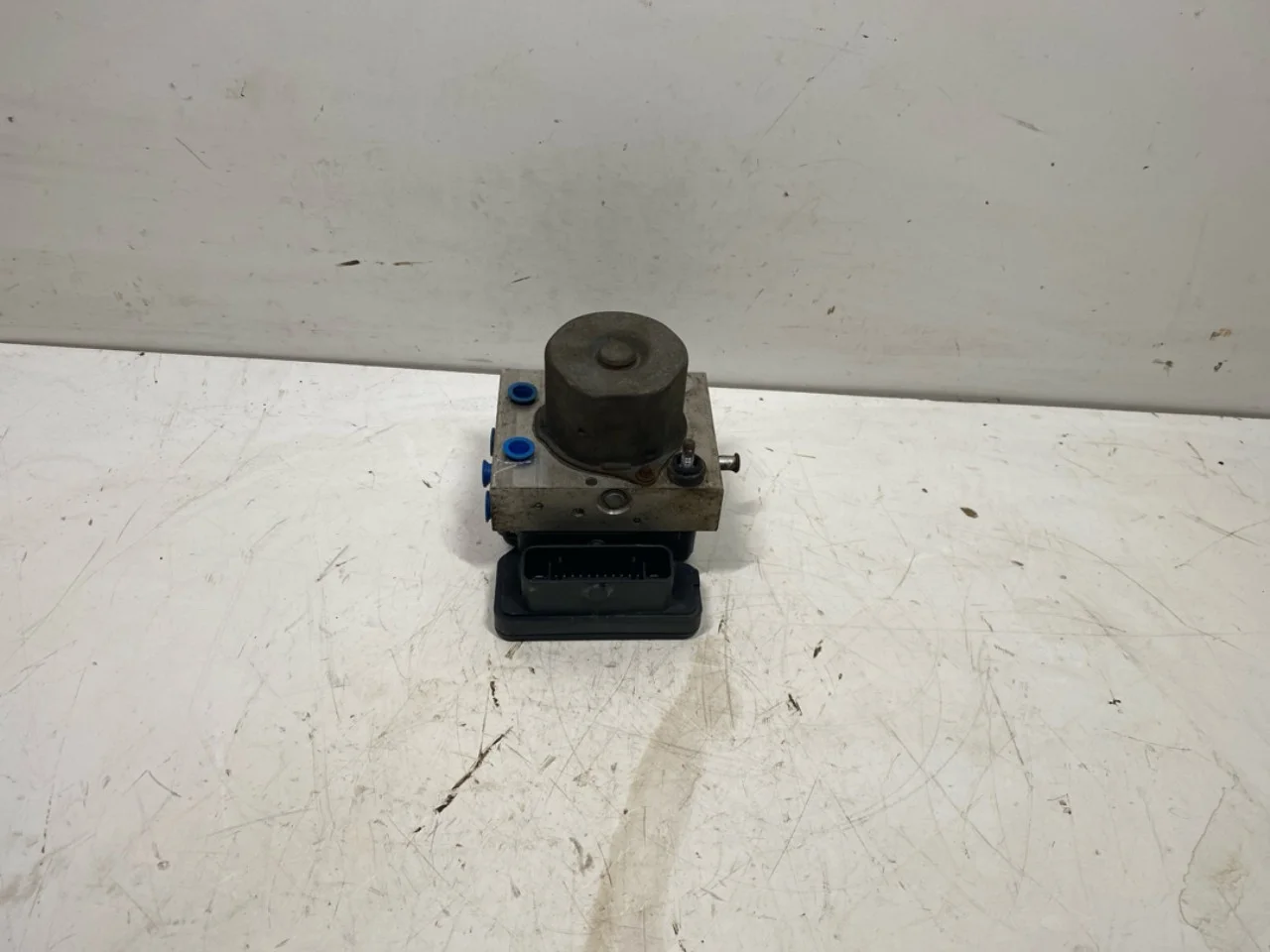 Tesla MODEL X 2016- ABS hydraulic unit